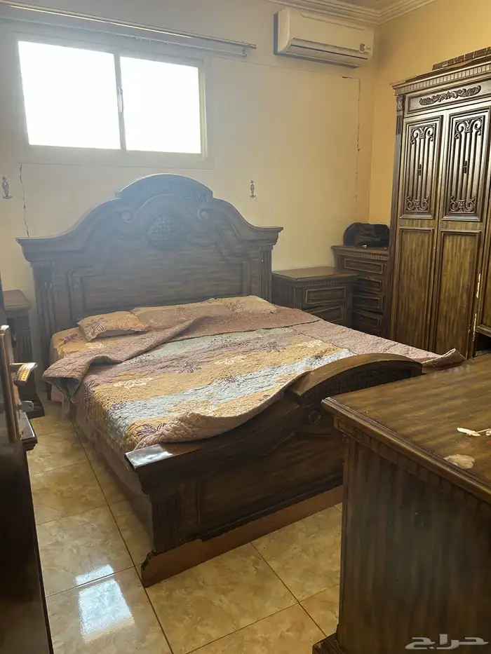 غرفة نوم وكنب وطاولات وفرن وشاشه 2