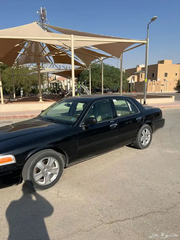 فورد فكتوريا 2011 LX سعودي ماشي قليل 1