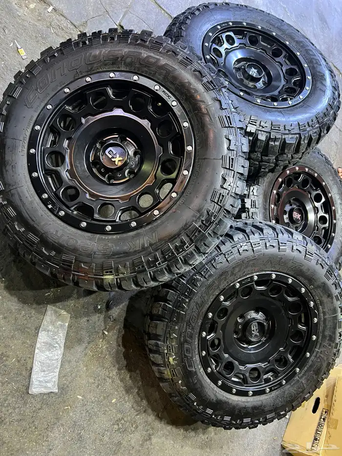 جنوط اكس دي 6 مسمار اصلي فرد f150 مع كفرات حجري مقاس 18 12