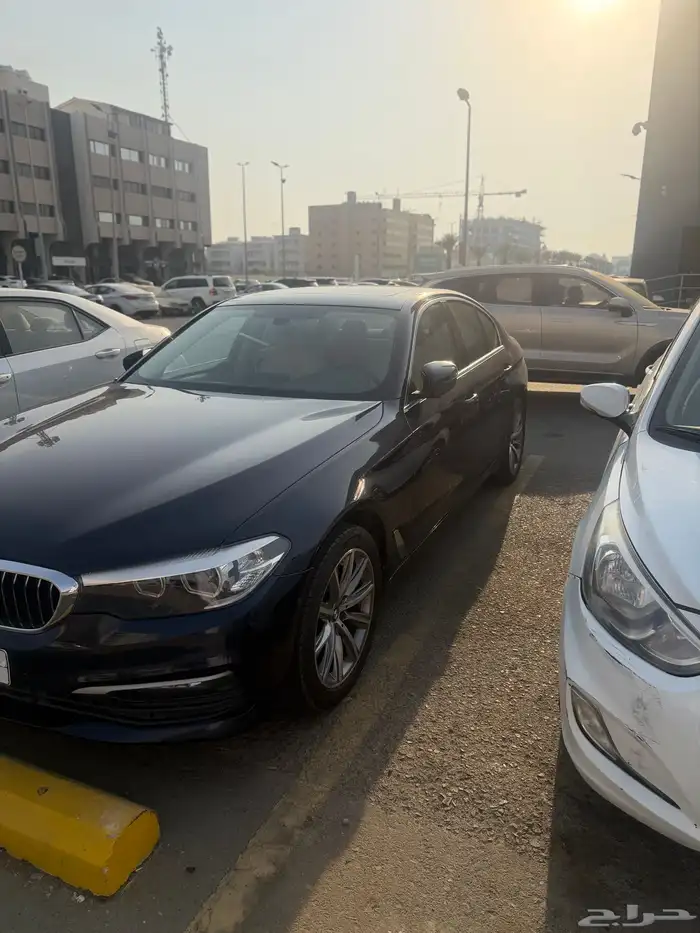 للبيع سيارة bmw 520 3
