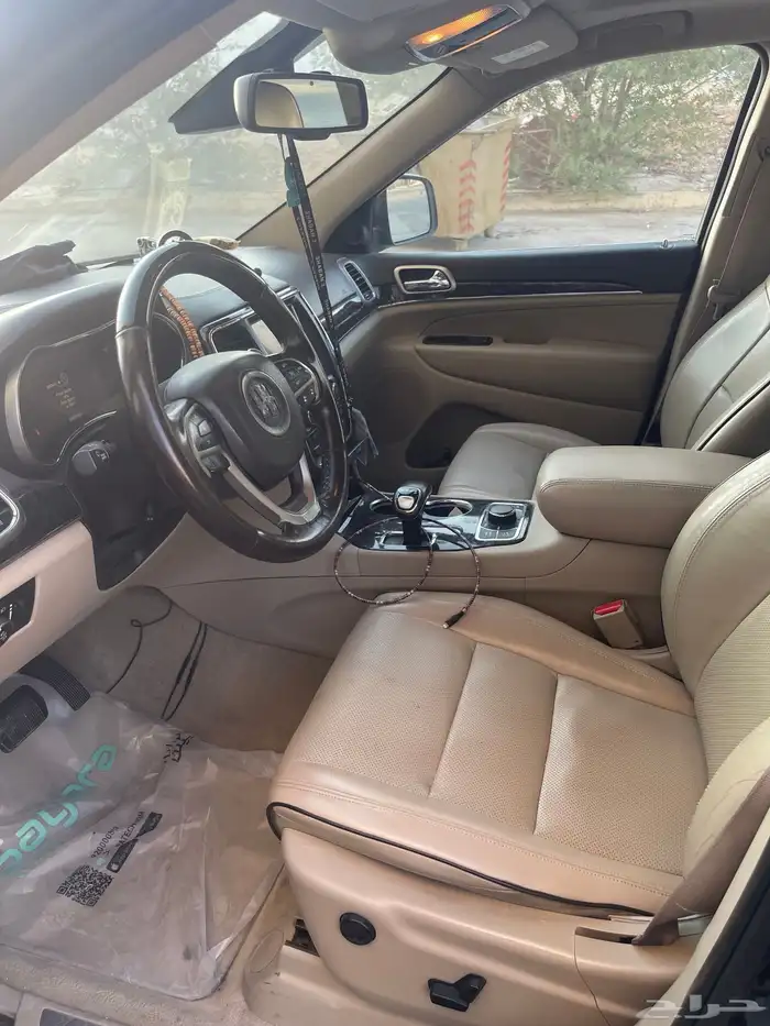 للبيع  جيب جراند شيروكي Overland 4 4 موديل 2015 14