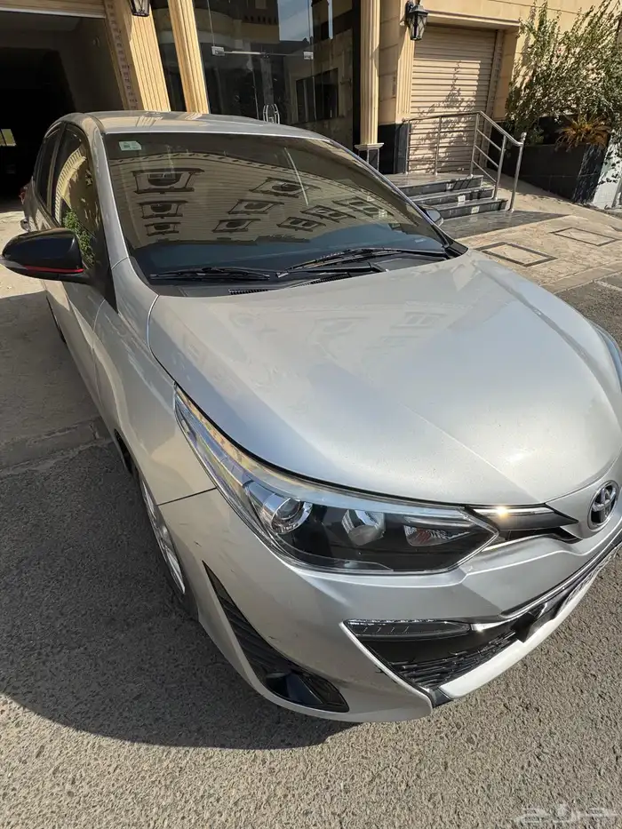 يارس 2020 فضي داخلية اسود نظيفة 3