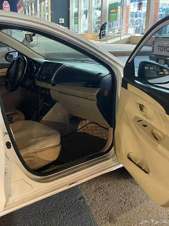 ياريس موديل 2015سيار ماشاءالله مر حلو 3