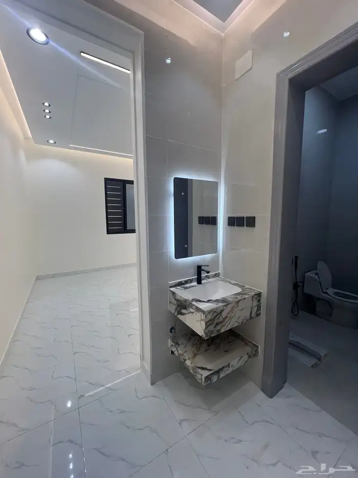 روف علوي فاخر للبيع حي النور شمال الخميس 10