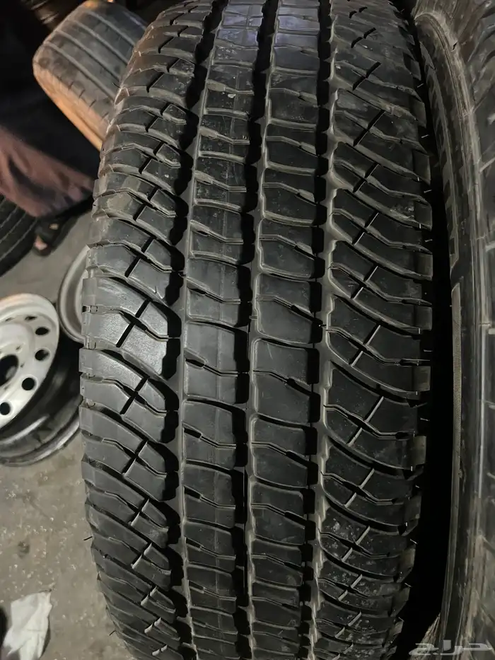 كفرات مشلان امريكي ربع حجري مقاس275 70 18 5