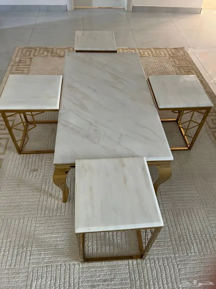 طاولة ب اربعه خدمه 0