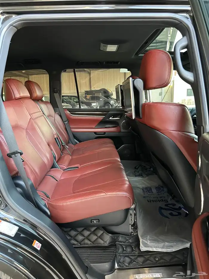 جيب لكزس موديل 2018 13