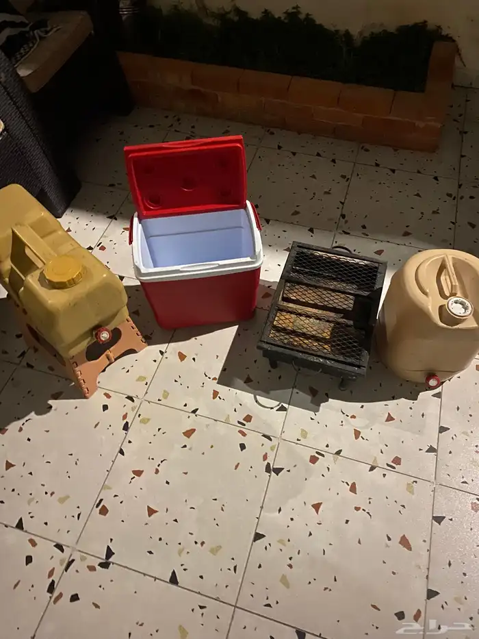 للبيع منقل وثلاجت تبريد وتوانك ماء اثنين انظاف 0