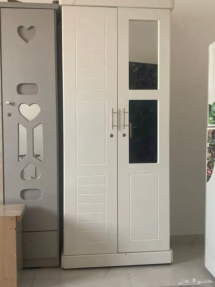 دولايب وثلاجة وبرادة للبيع ضاحية الملك فهد 0