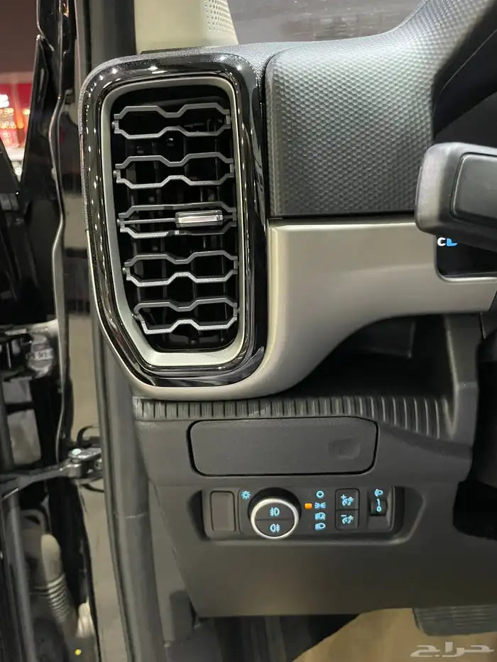 فورد ايفرست 2025 XLS ديزل دبل 7 مقاعد توكيلات الجزيره- 2.0D 12