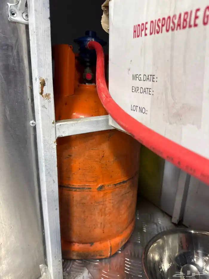 فود ترك للايجار او البيع يوجد عليه تصريح بلدية 12