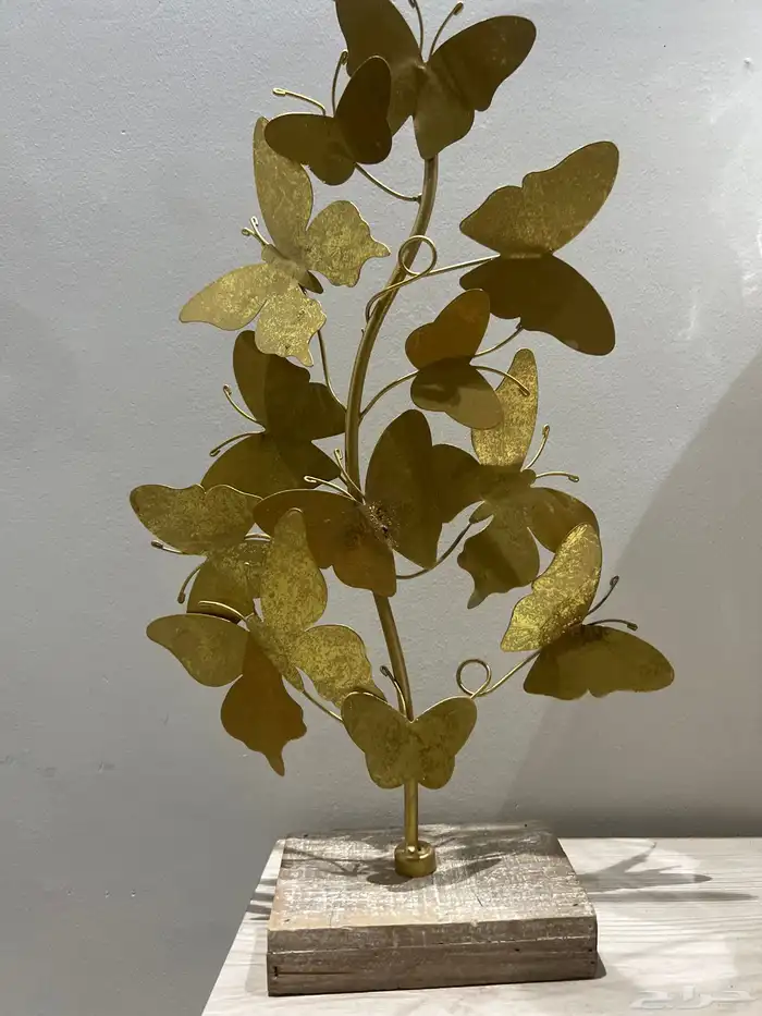 تحف لون ذهبي 3