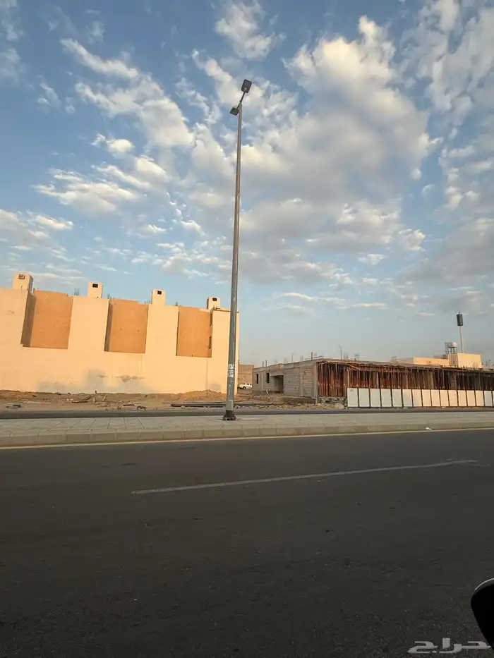 للبيع ارض تجارية في مخطط النبلاء م500 شارع 30م 21