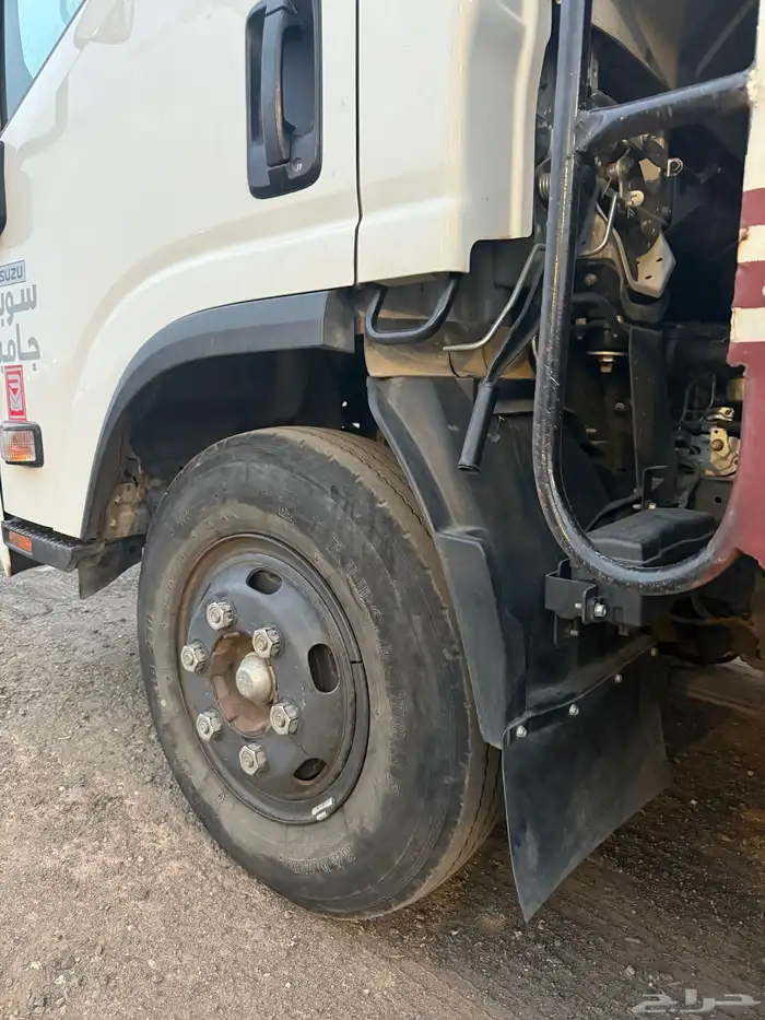 ايسوزو دينا سوبر جامبو مخزنه 2012 للبيع 4