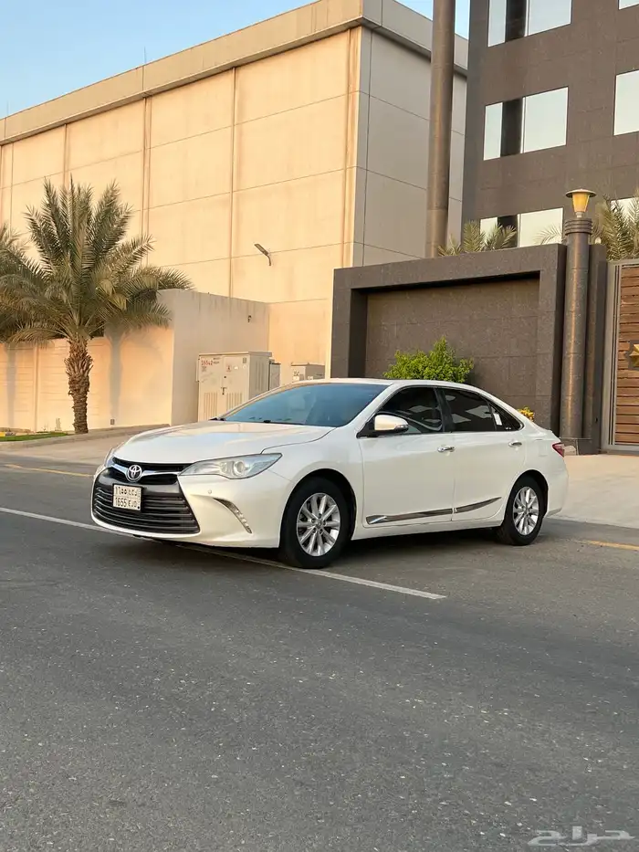 كامري 2017 فل كامل GLX بدي وكاله حتى صدامات وكاله نظيفه جدا 6