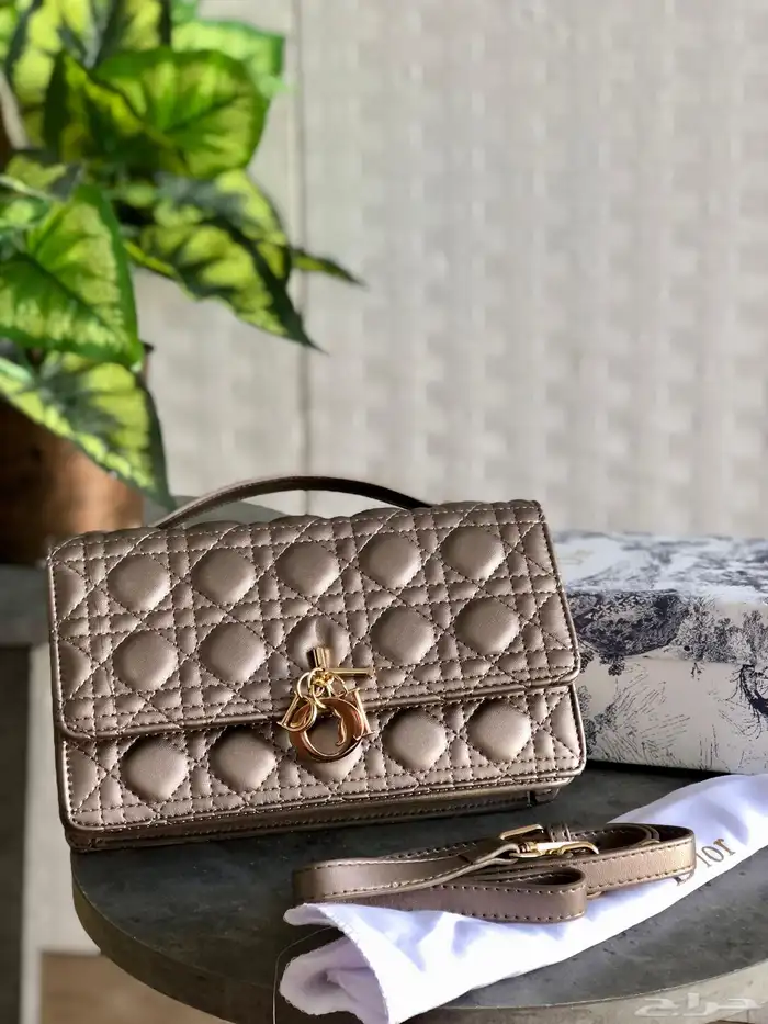 شنط درجه أولى مستركواليتي مع الملحقات سعروجوده 10