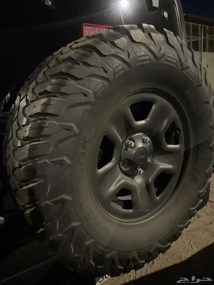 كفرات حجري وجنوط رانجلر حديد للجيوب 0