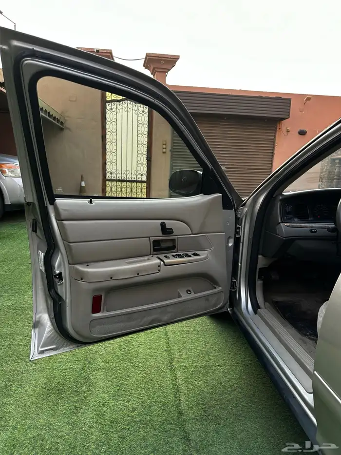 كراون فكتوريا 2008 سعودي 9