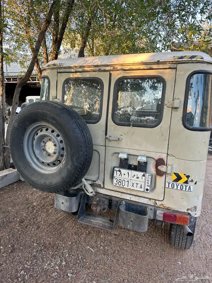 جيب ربع مصندق FJ40 موديل 1983 5
