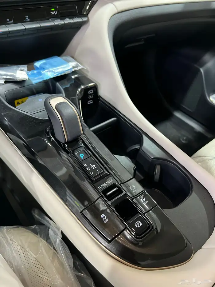 تويوتا   كروان برستيج هايبرد 2026 جديد سعودي 146.600شامل 11