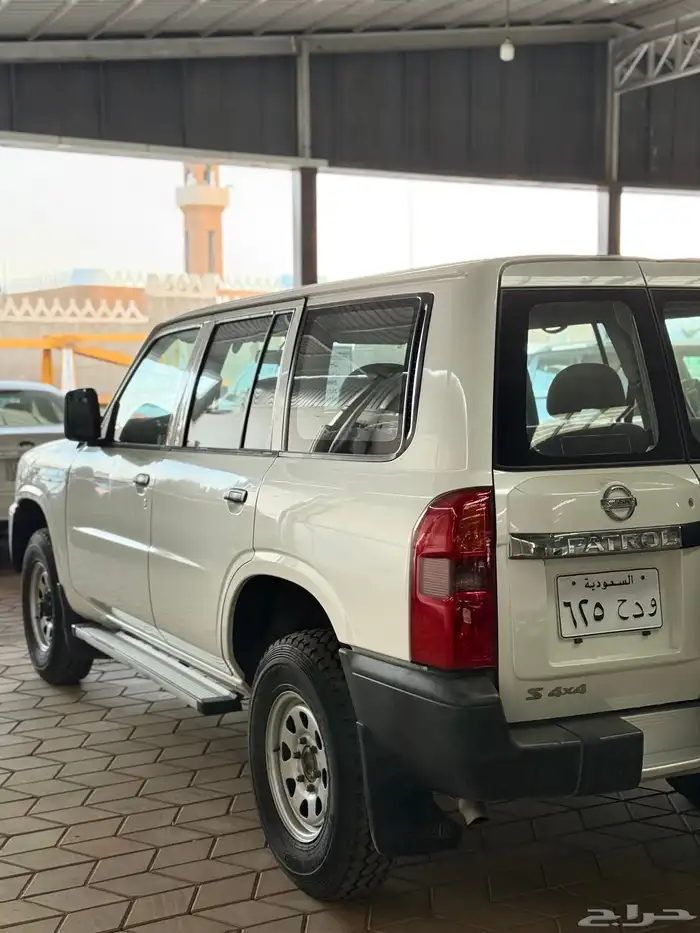 نيسان باترول 2006 قير عادي دبل 2