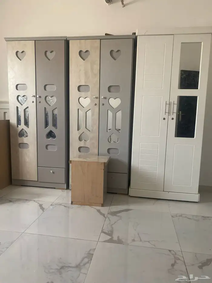 دولايب وثلاجة وبرادة للبيع ضاحية الملك فهد 1