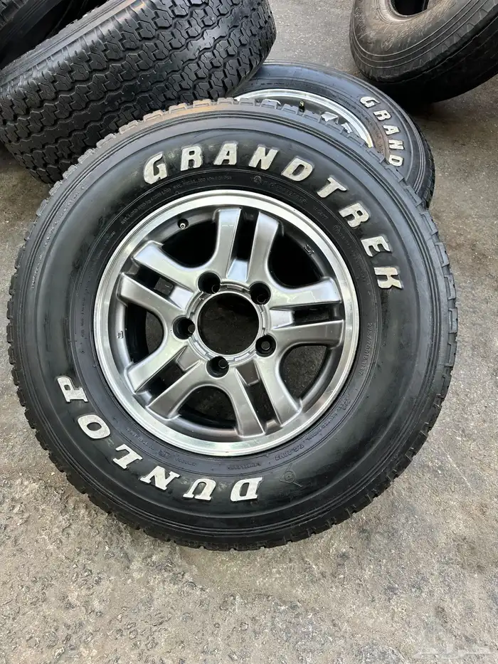 جنوط الحميد جيب ربع او شاص مع كفرات دنلوب 275.70.16 ت22 18