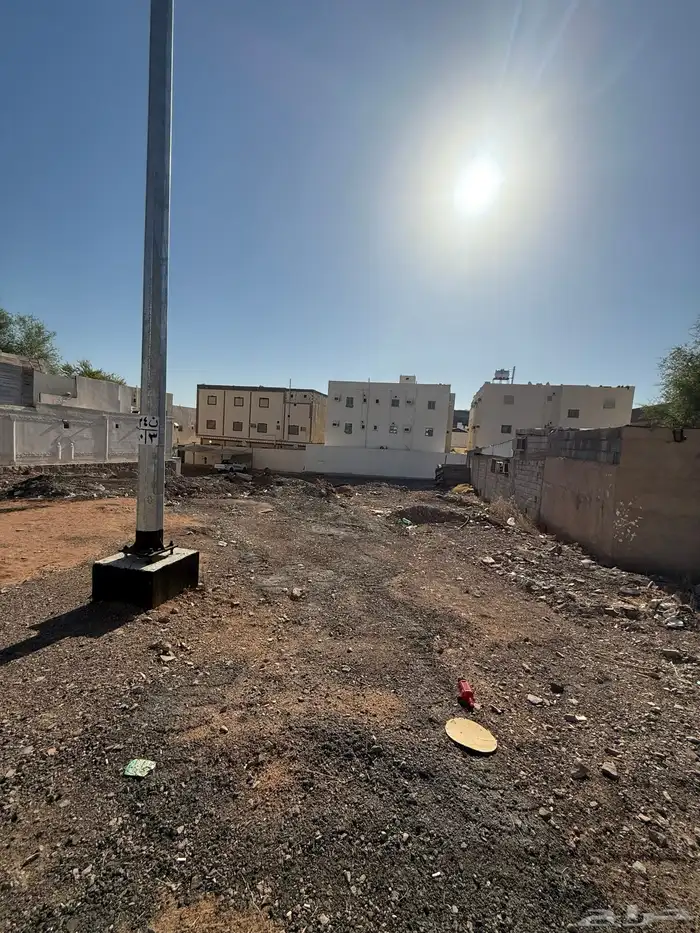 للبيع ارض في حي الربوة (الزهرة) م580 ثلاث واجهات 21