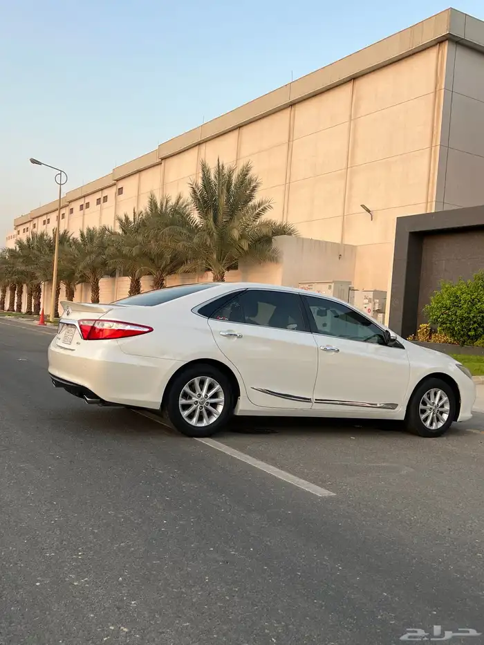 كامري 2017 فل كامل GLX بدي وكاله حتى صدامات وكاله نظيفه جدا 18