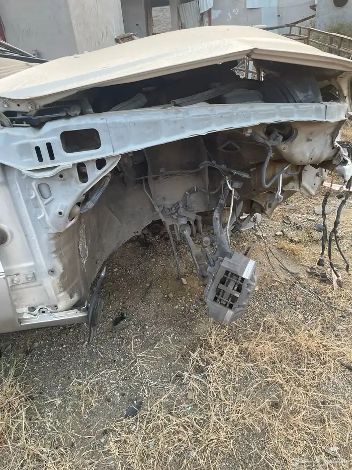 قطع لكزس ls400 من موديل 2000-98 3