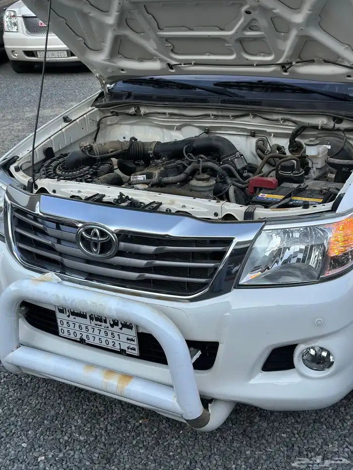 هايلوكس غمارتين بنزين مديل 2015 GLX مخزن 30