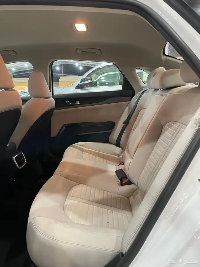 كيا كي 5 موديل 2023 ستاندر 15