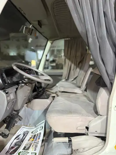 كوستر بنزين موديل 2010 مخزن 30 مقعد index