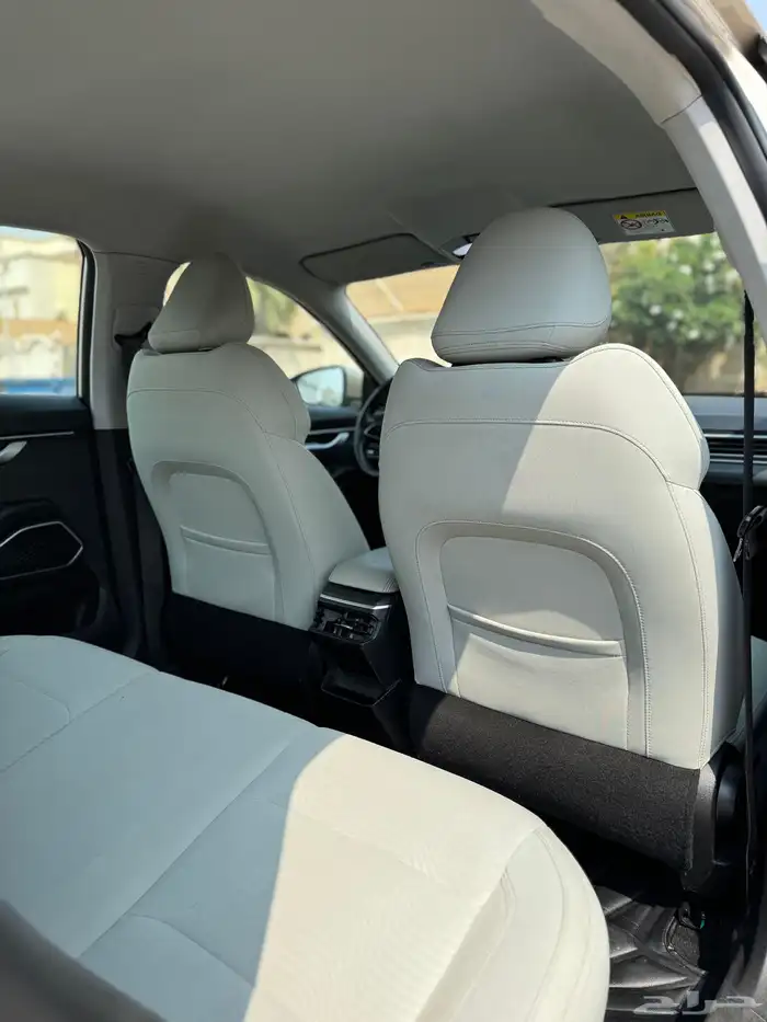 جيلي 7 امجراند 2023 متوفر 10 سيارات بسعر مغري جدا جدا 26