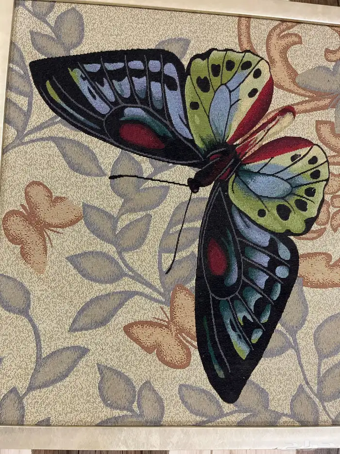 شاشتين للبيع ولوحتين جدار للبيع 2