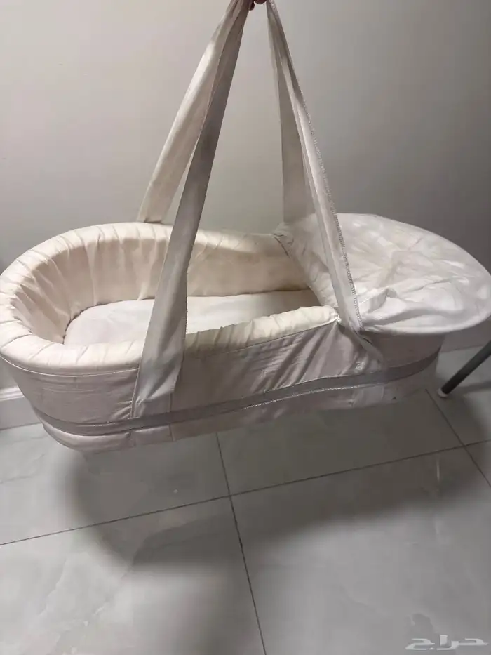 للبيع سرير رضع متنقل 1