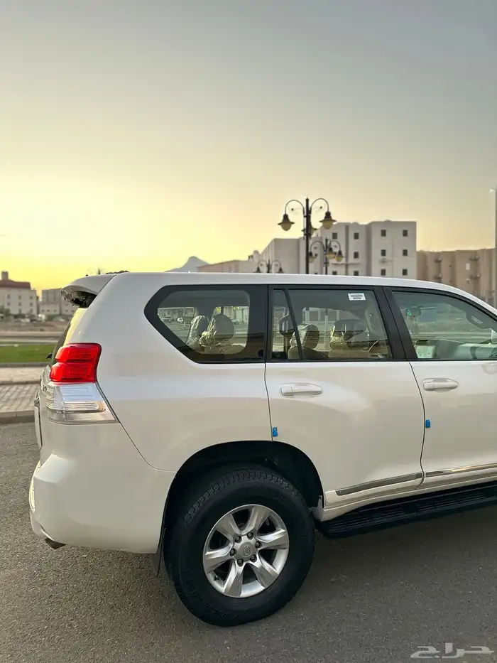 جيب برادو تويوتا 2011 TXL مخزن بدي ومحركات وكالة 14