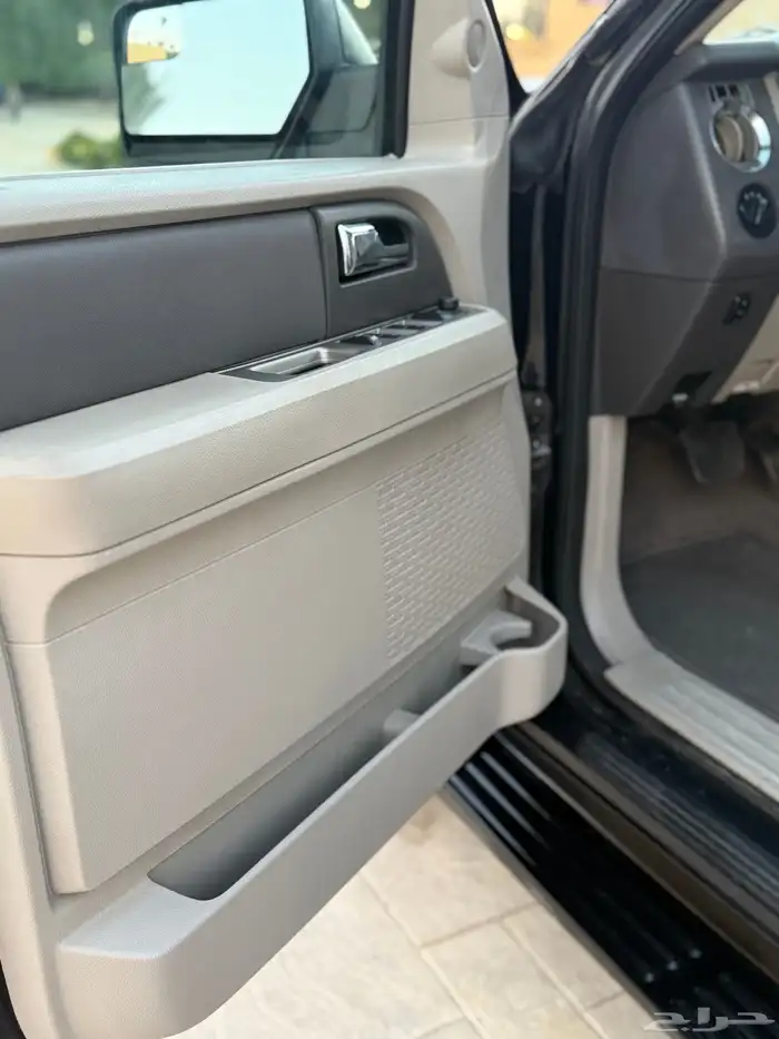 فورد اكسبديشن 2014 نظيف 17