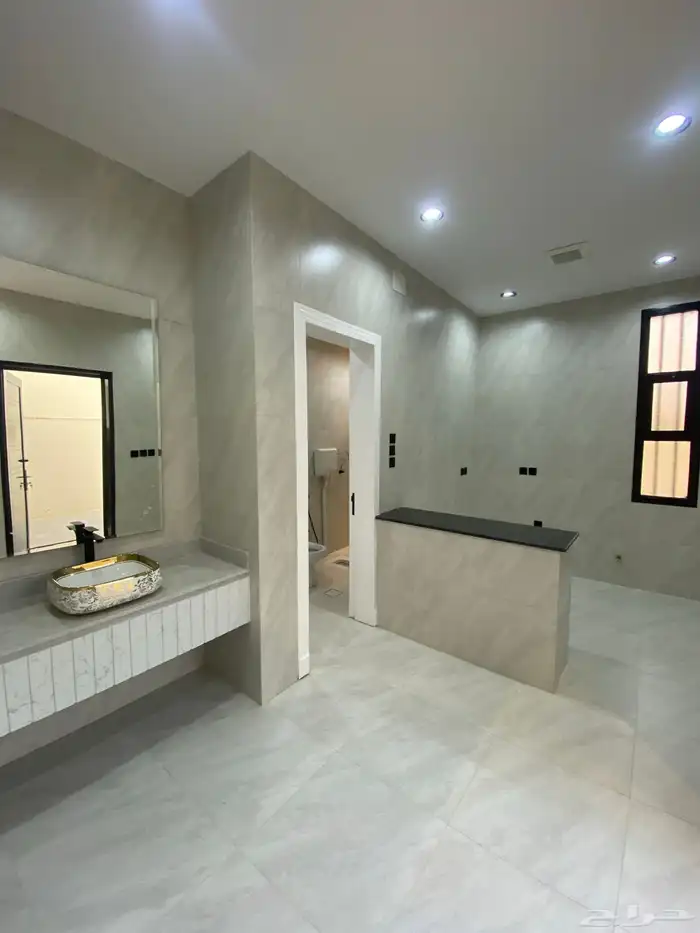 للبيع روف علوي مع ملحق تشطيب فاخرمساحة كبيرةحي الجوهر670الف 28