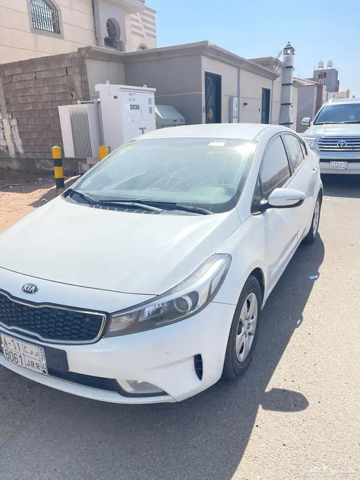 كيا سيراتو 2018 ديزل ماشية 260 نظيفة شرط االموتر وكاله 0