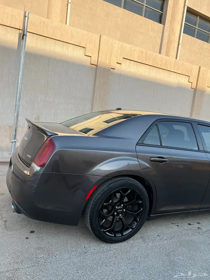 كرايسلر 300s V8 1