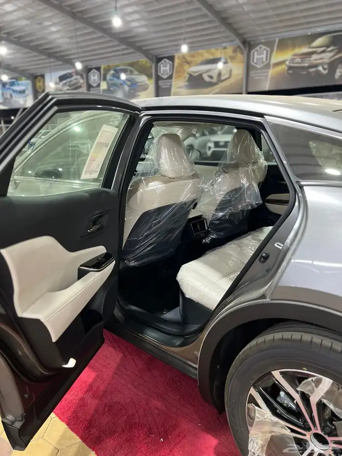 تويوتا   كروان برستيج هايبرد 2026 جديد سعودي 146.600شامل 22