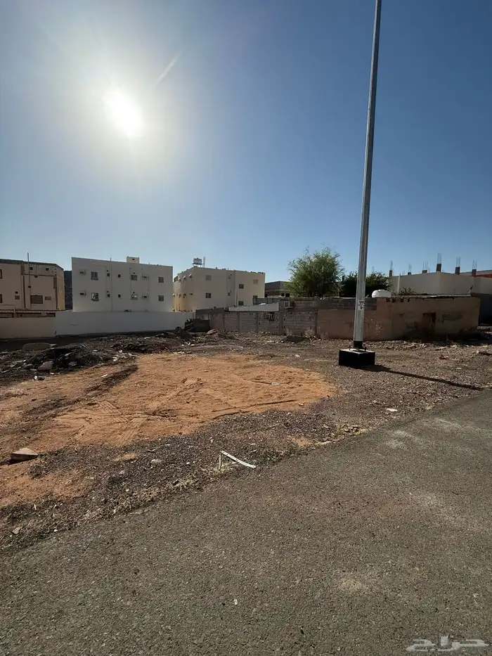 للبيع ارض في حي الربوة (الزهرة) م580 ثلاث واجهات 23