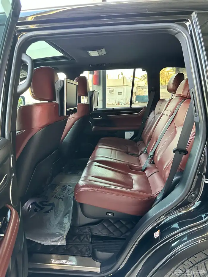 جيب لكزس موديل 2018 12