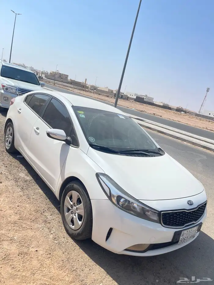 كيا سيراتو 2018 ديزل ماشية 260 نظيفة شرط االموتر وكاله 2