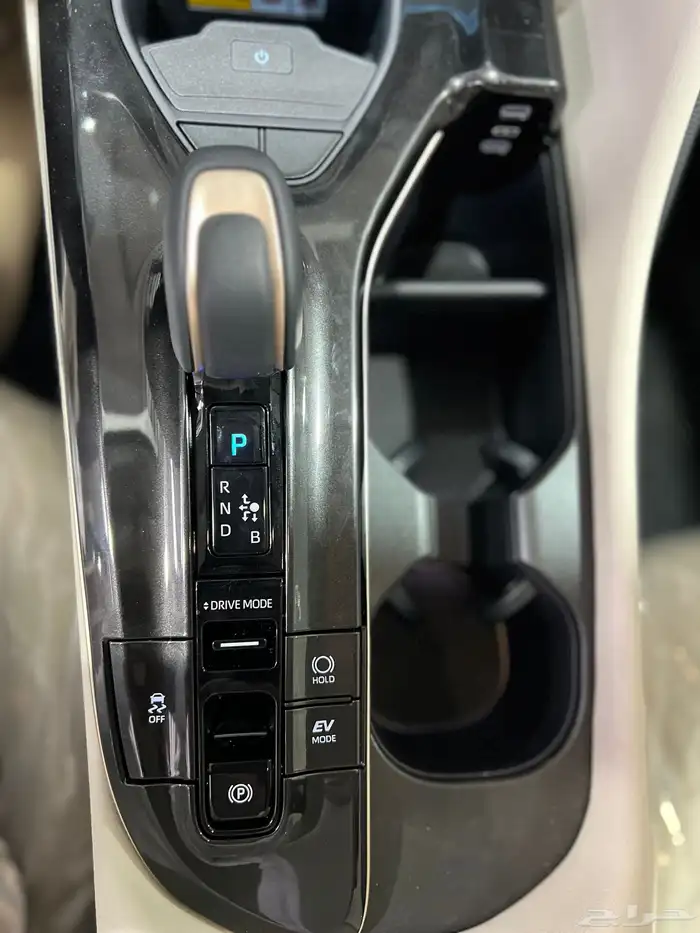 تويوتا   كروان برستيج هايبرد 2026 جديد سعودي 146.600شامل 12