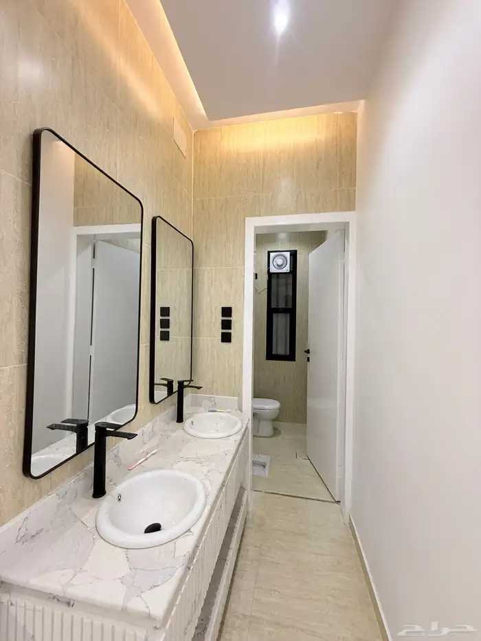 للبيع دور ارضي6غرف مدخل سياره بأحد رفيده بسعر550الف 4