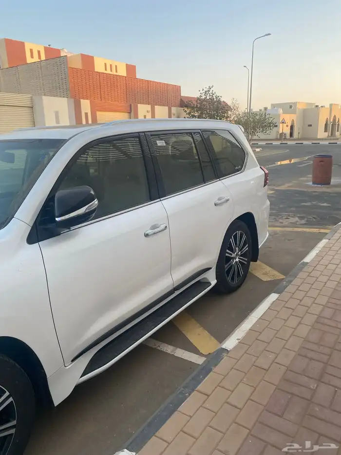 جيب لكزس 2021 0