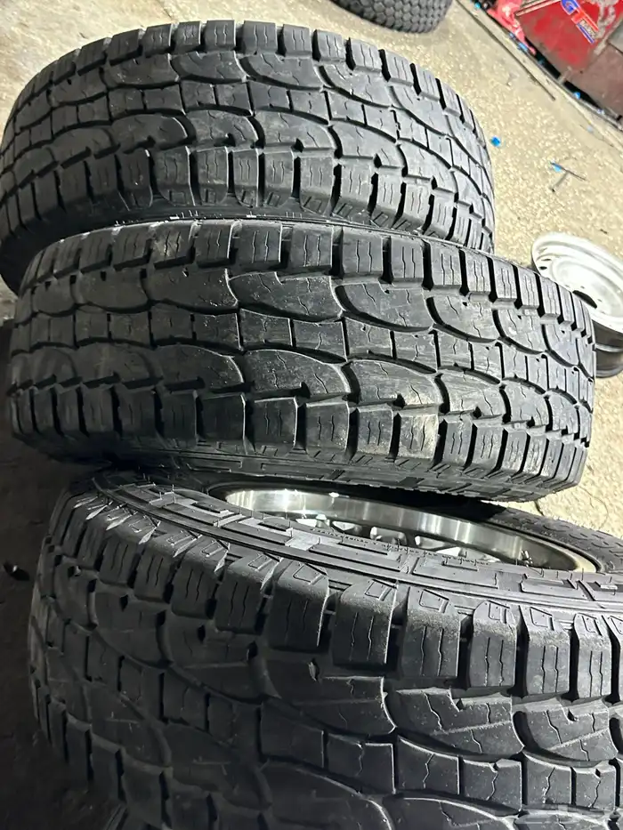 جنوط ميثود نيكل 6 مسمار مع كفرات ربع حجري تيلندي مقاس 17 22