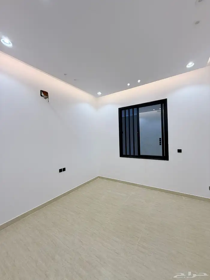 للبيع دور ارضي6غرف مدخل سياره بأحد رفيده بسعر550الف 14